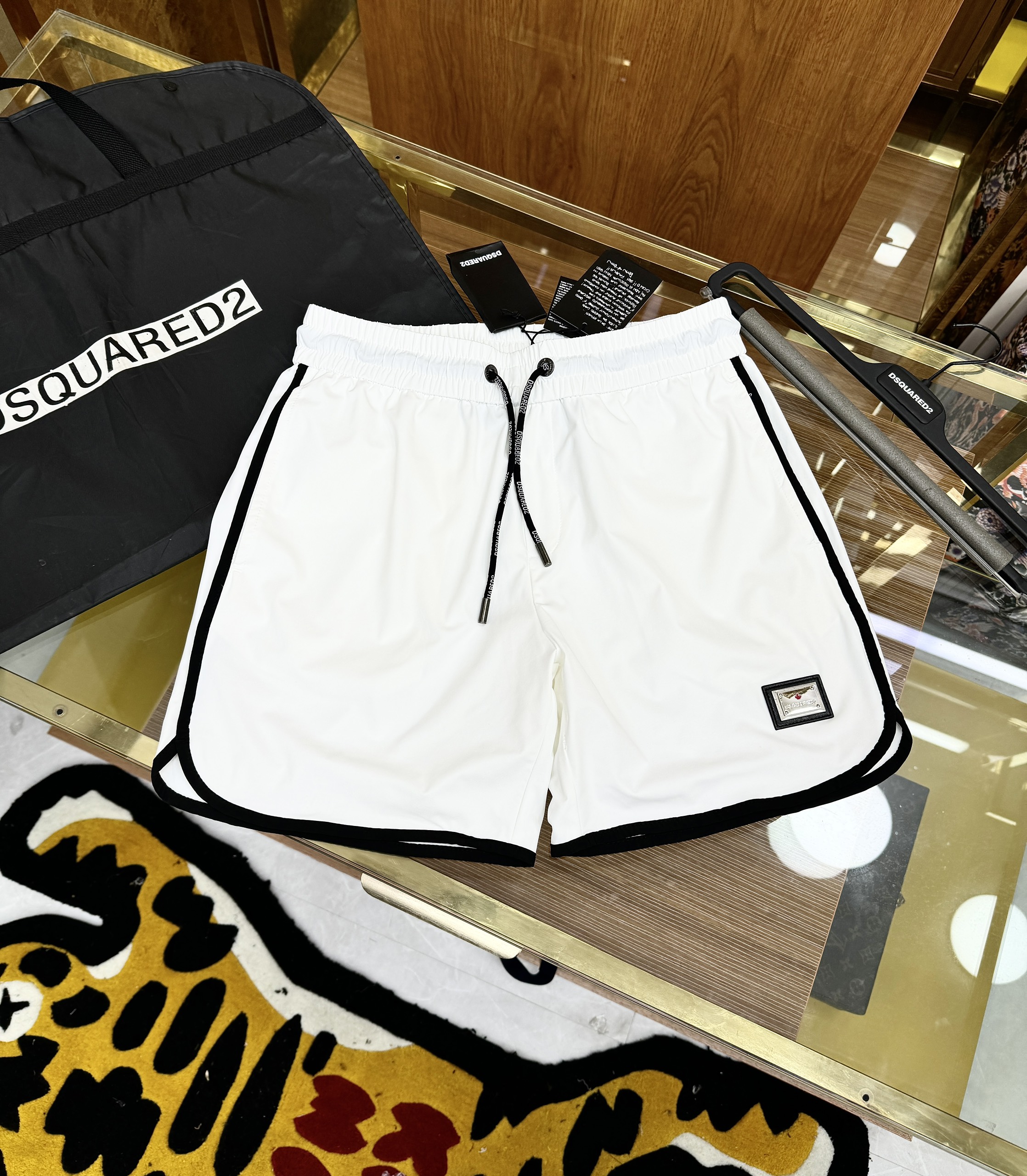 Quần short gió Dsquared2 DSQ2 logo D2 túi sau Like Auth 1-1 on web CD